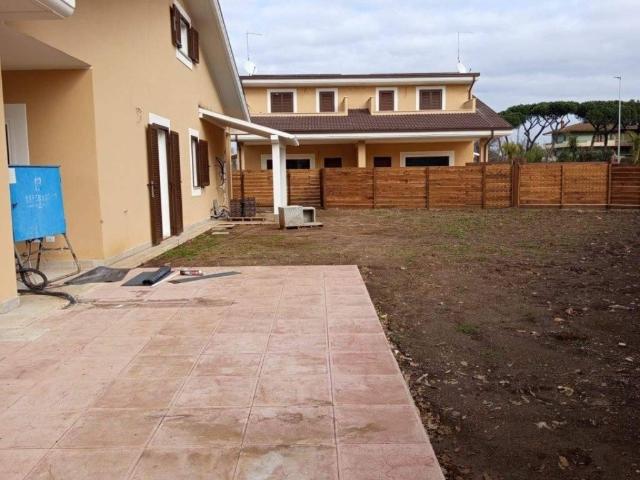 Villa in vendita a Ladispoli RM
