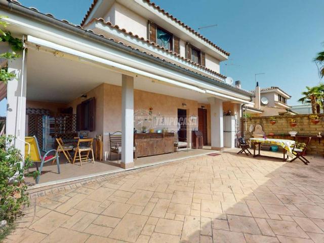 Villetta a schiera in vendita a Ladispoli RM