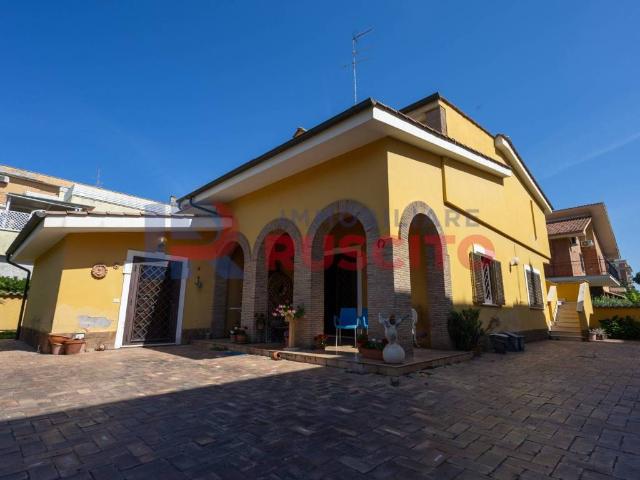 Villa in vendita a Ladispoli RM