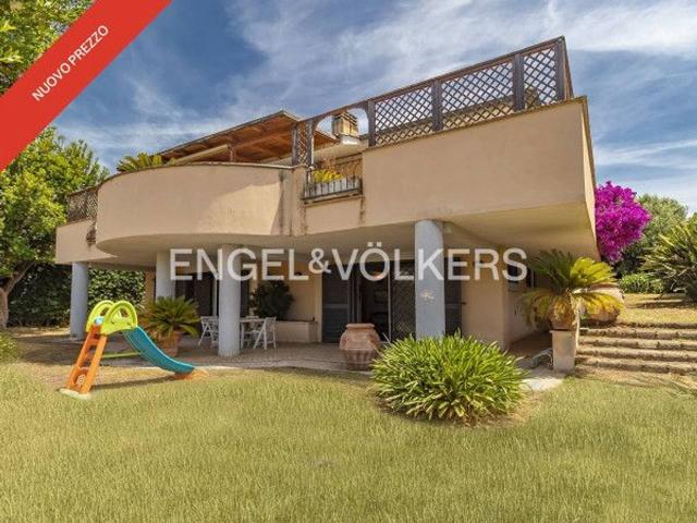 Villa in vendita a Ladispoli