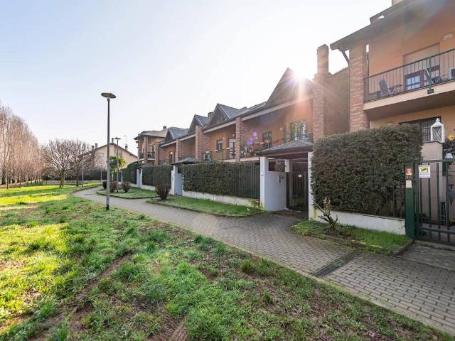 Villa in vendita a Lainate MI