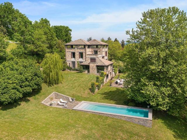 Villa in vendita a Langhirano PR
