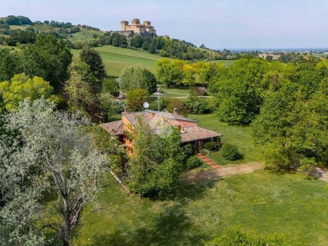 Villa in vendita a Langhirano PR