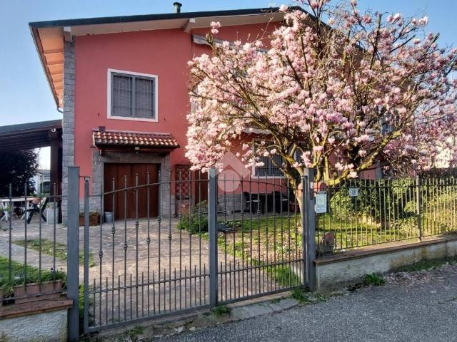 Villa in vendita a Landriano PV