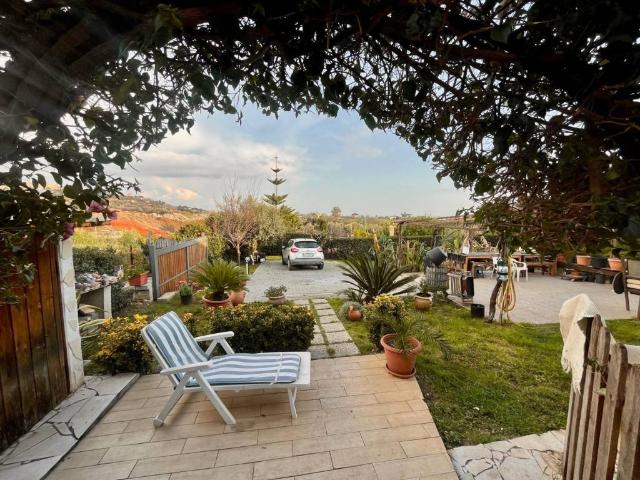 Villa in vendita a Lanuvio RM