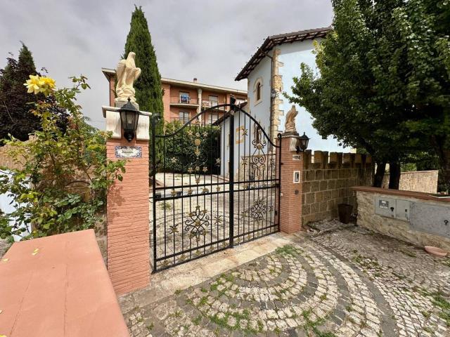 Villa in vendita a L'Aquila