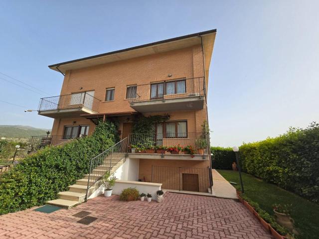 Villa in vendita a L'Aquila