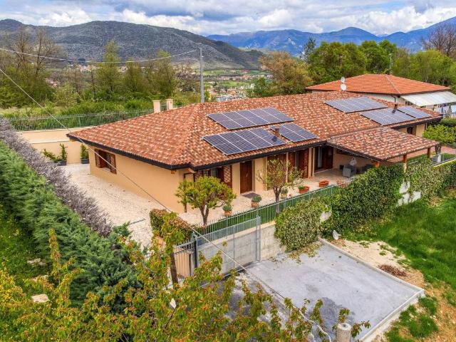 Villa in vendita a L'Aquila AQ