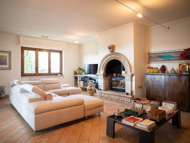 Villa in vendita a L'Aquila AQ