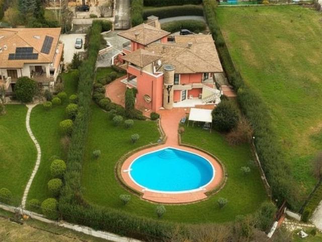 Villa in vendita a L'Aquila AQ