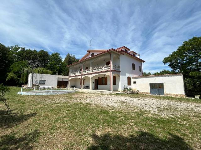 Villa in vendita a Larino CB