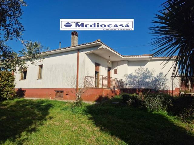 Villa in vendita a Lariano RM