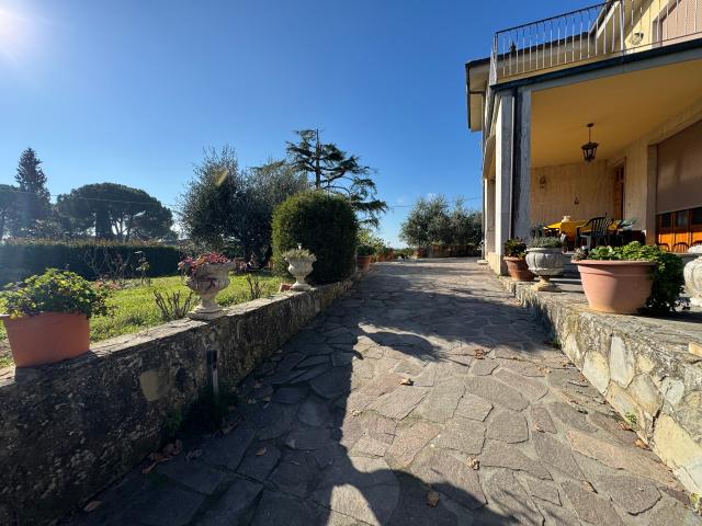 Villa in vendita a Lastra A Signa