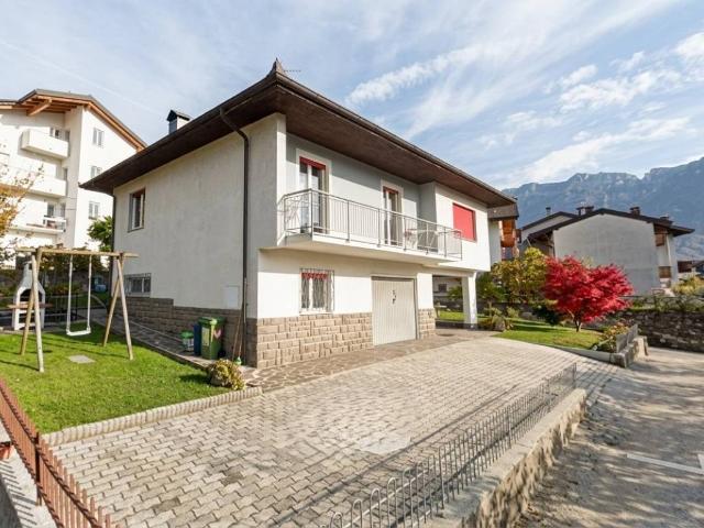 Villa in vendita a Levico Terme TN