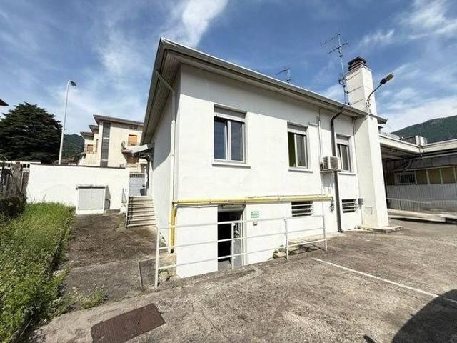 Villa in vendita a Lecco LC