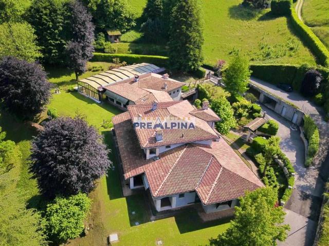 Villa in vendita a Leffe BG