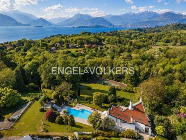 Villa in vendita a Leggiuno
