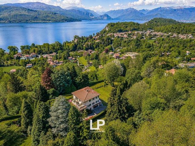 Villa in vendita a Leggiuno VA