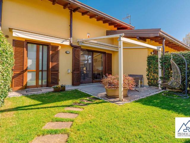 Villa in vendita a Leggiuno VA