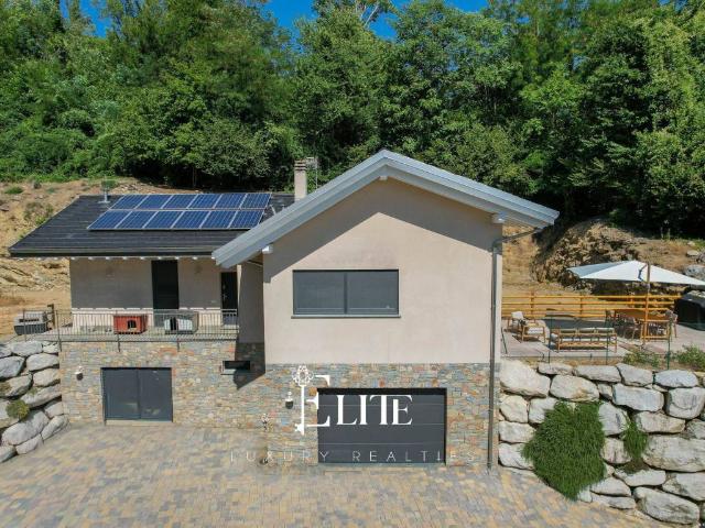 Villa in vendita a Leggiuno VA