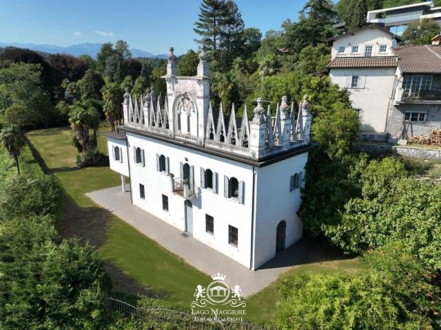 Villa in vendita a Leggiuno VA