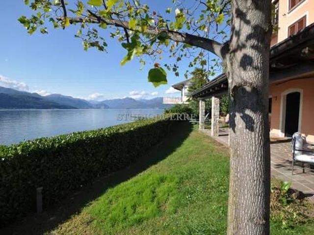 Villa in vendita a Leggiuno VA