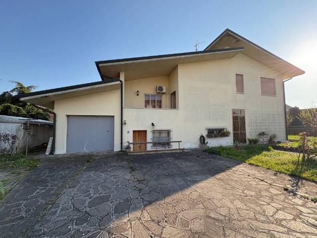 Villa in vendita a Legnago VR