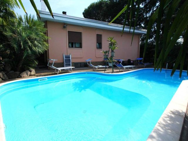 Villa in vendita a Legnano