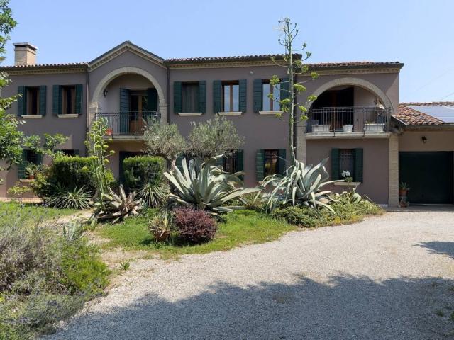 Villa in vendita a Legnaro PD