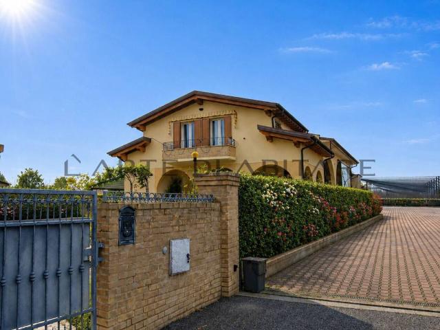 Villa in vendita a Legnaro PD