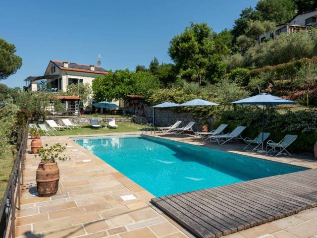 Villa in vendita a Leivi GE