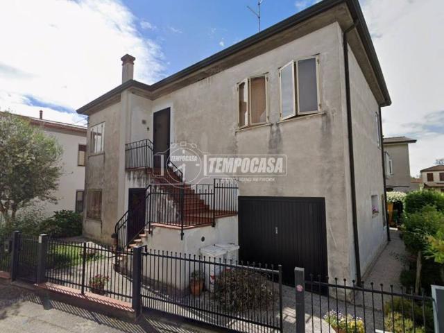 Villa in vendita a Lendinara RO