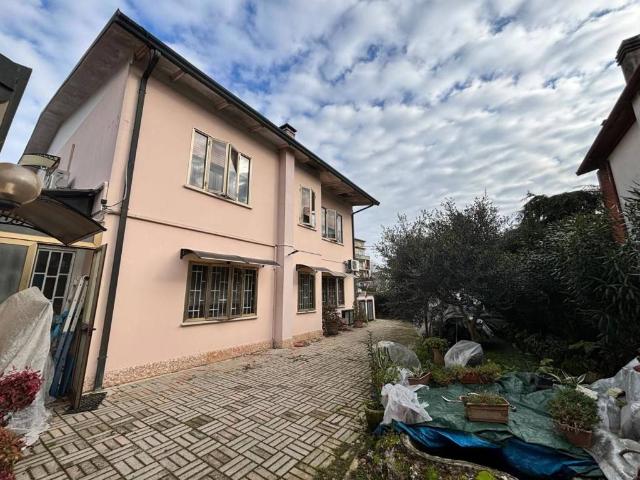 Villa in vendita a Lendinara RO