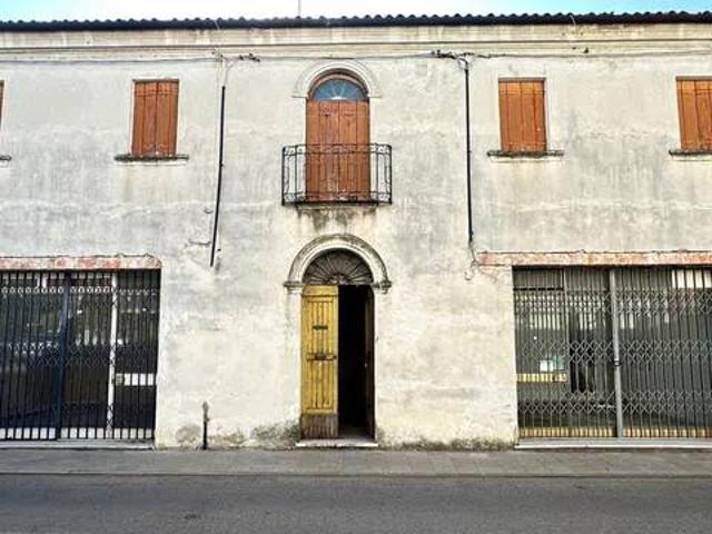 Villa in vendita a Lendinara RO