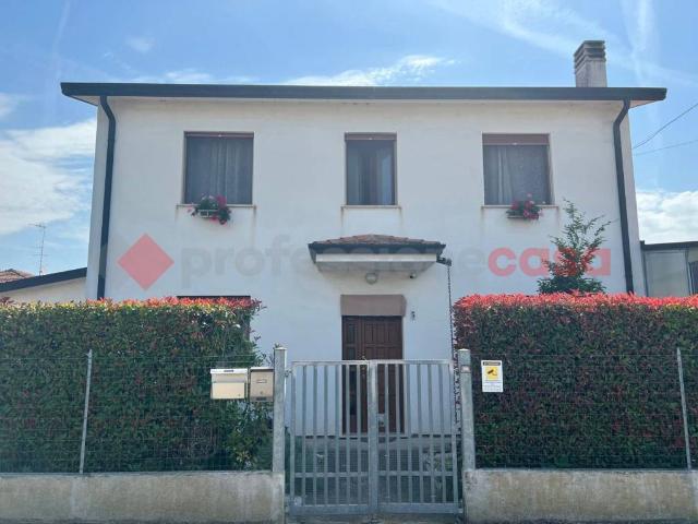 Villa in vendita a Lendinara RO