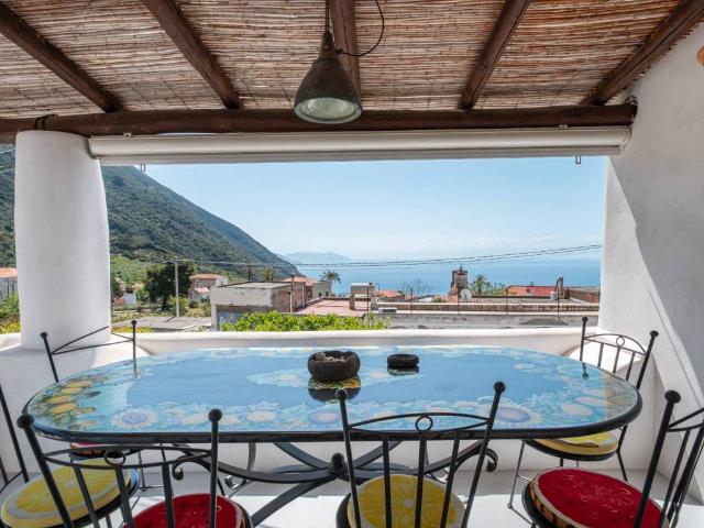 Villa in vendita a Leni ME