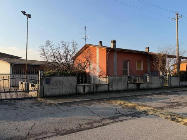 Villa in vendita a Leno BS