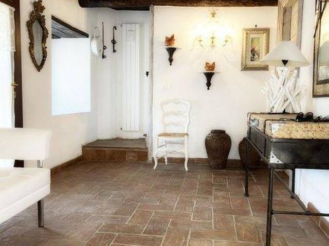 Casa indipendente in vendita a Lenola LT