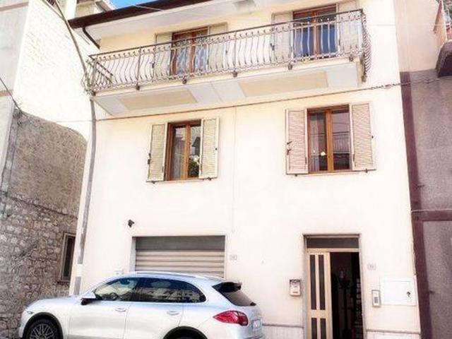 Villa in vendita a Lenola LT