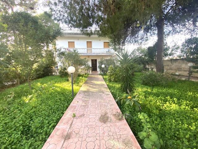 Villa in vendita a Leporano TA