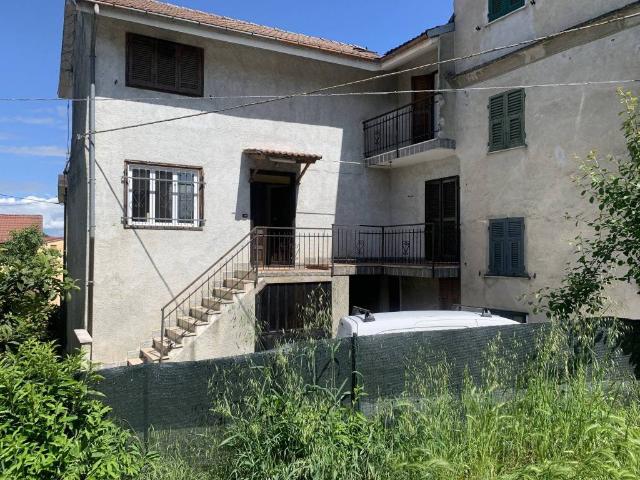 Villa in vendita a Lerma AL