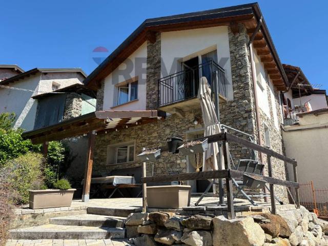 Villa in vendita a Lesa NO