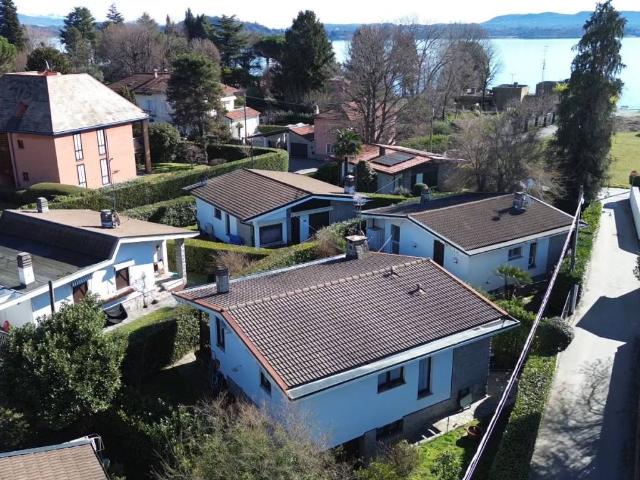 Villa in vendita a Lesa NO