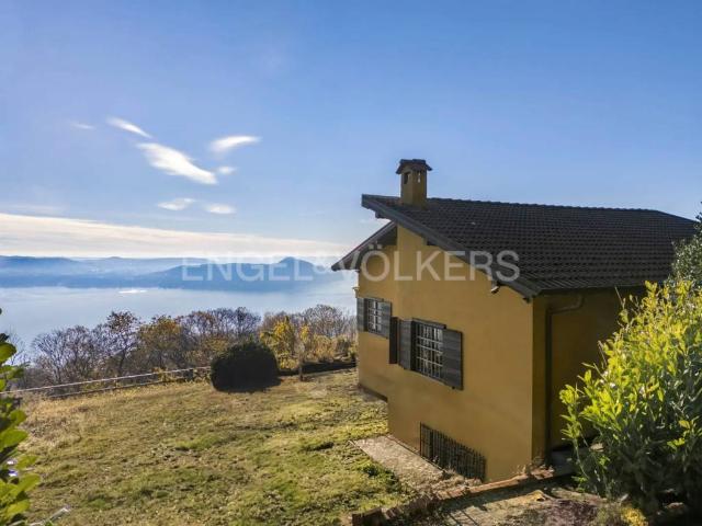 Villa in vendita a Lesa NO