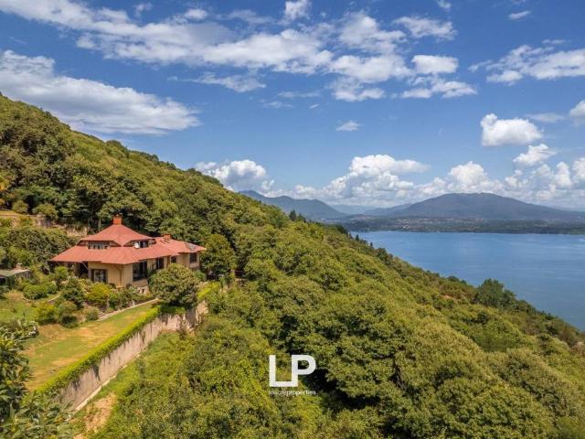 Villa in vendita a Lesa NO