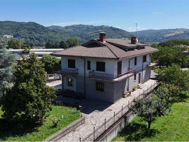 Villa in vendita a Lesegno CN