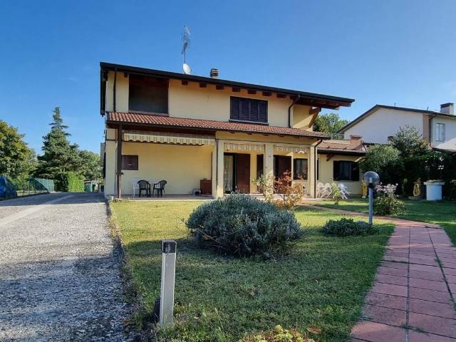 Villa in vendita a Lesignano de' Bagni PR
