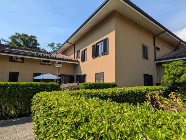 Villa in vendita a Lesmo MB