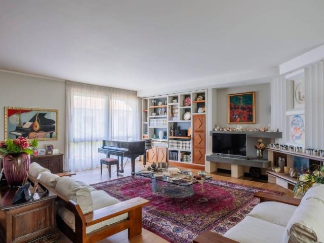 Villa in vendita a Lesmo MB