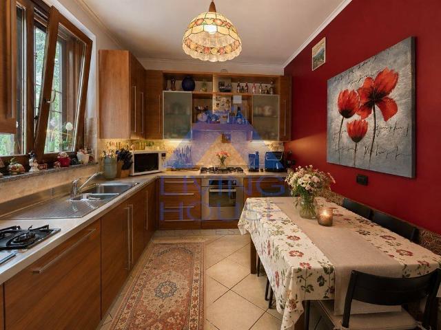 Villa in vendita a Lesmo MB